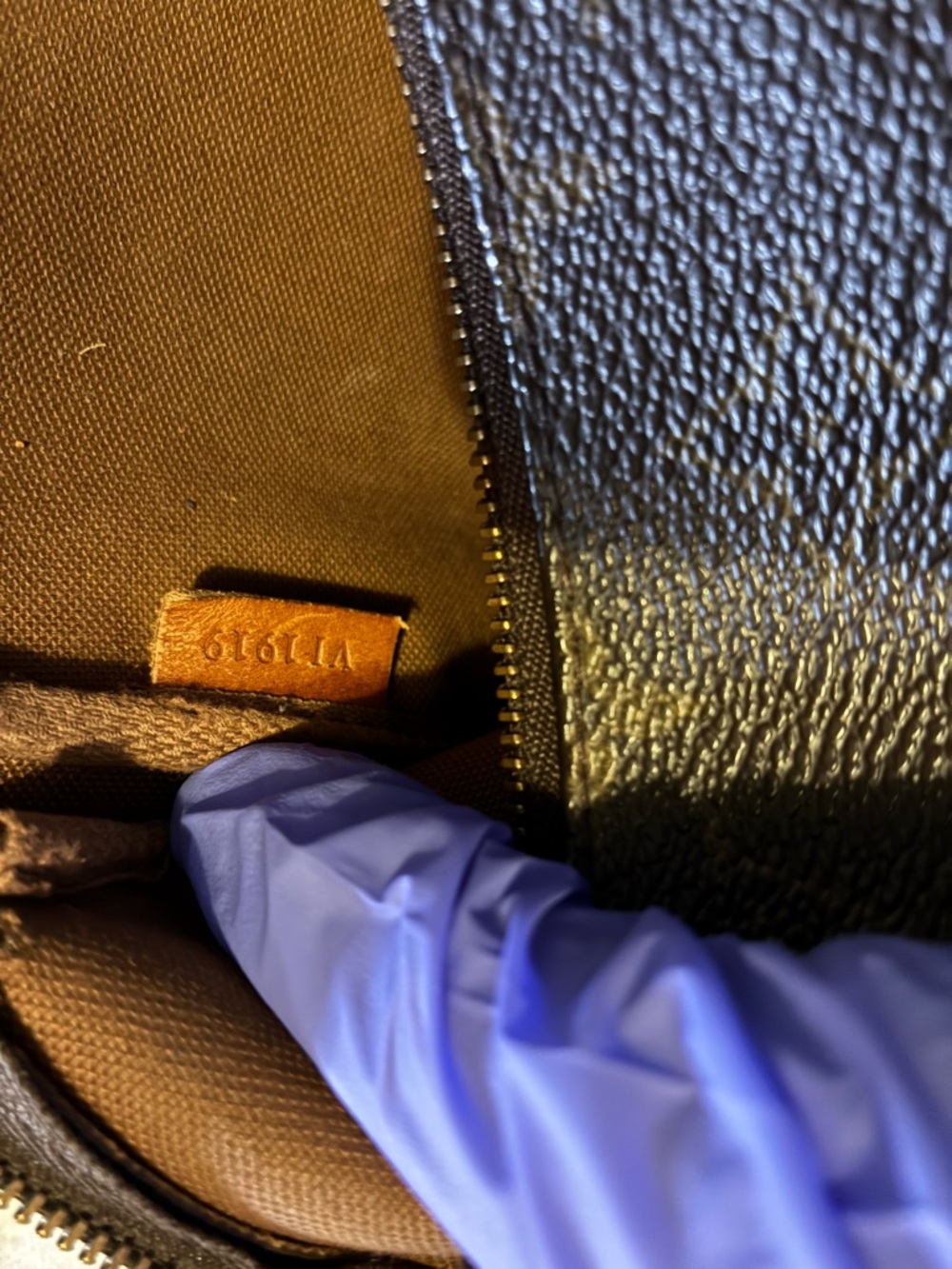 Louis Vuitton Monogram Pochette with crossbody strap - Picture 8 of 11